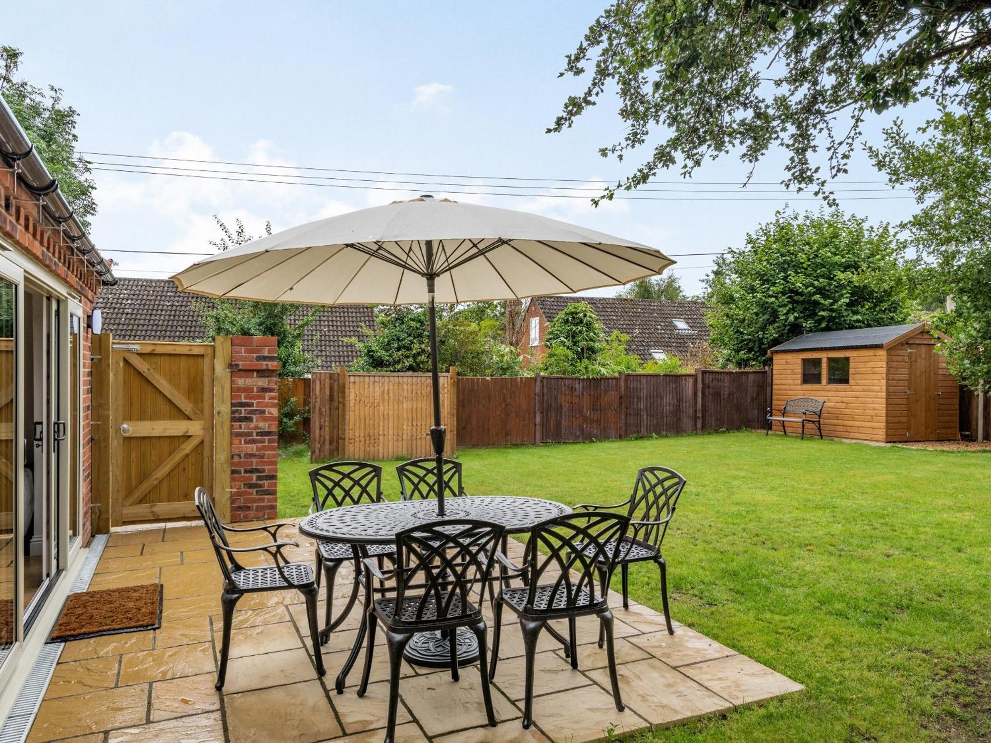 Clematis Cottage Thorpe Market ภายนอก รูปภาพ